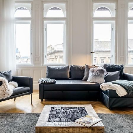 Bpr Luxe De Noir Et Blanc Apartment ブダペスト エクステリア 写真